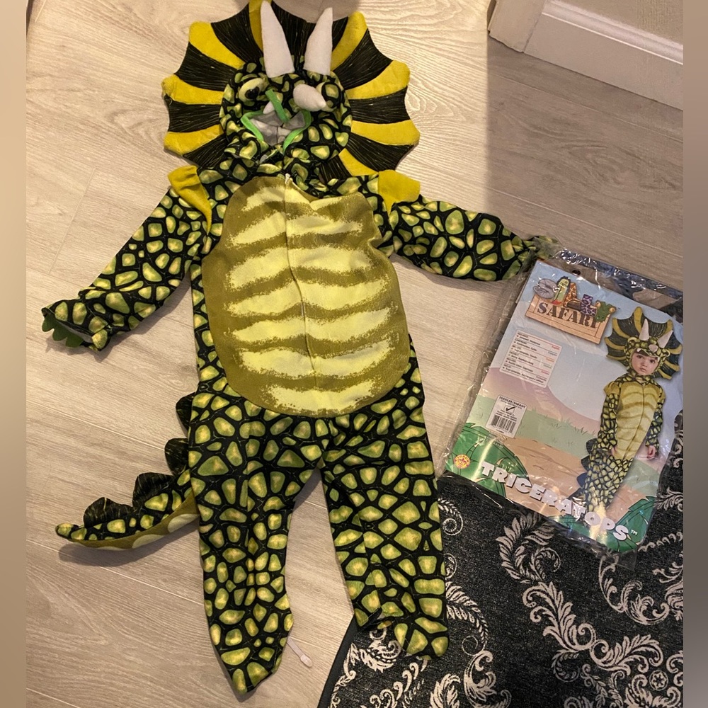 Dinosaur costume toddler 2-3T triceratops